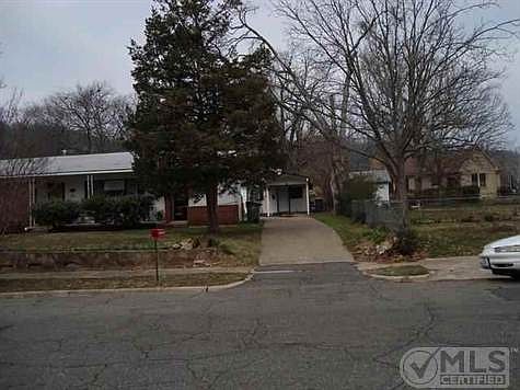 5th image of 806 Garland Ave