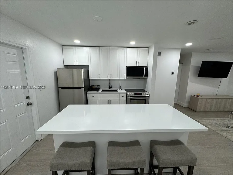 5921 Garfield St #2 — Photo 8