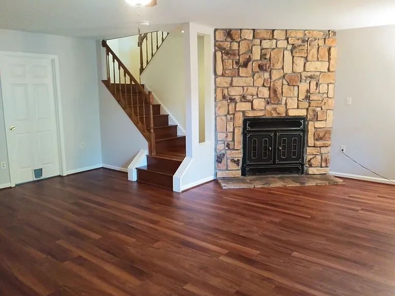 2711 Woodwalk Ct — Photo 7
