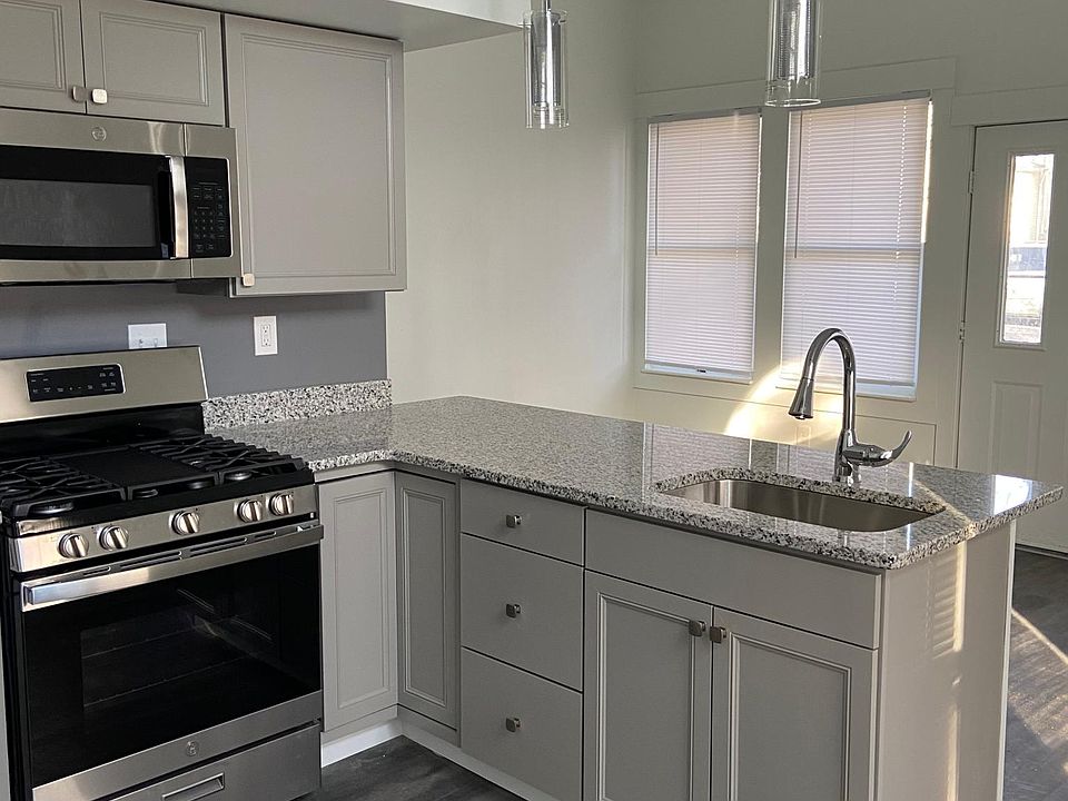 1st image of 382 Greenwich Ave