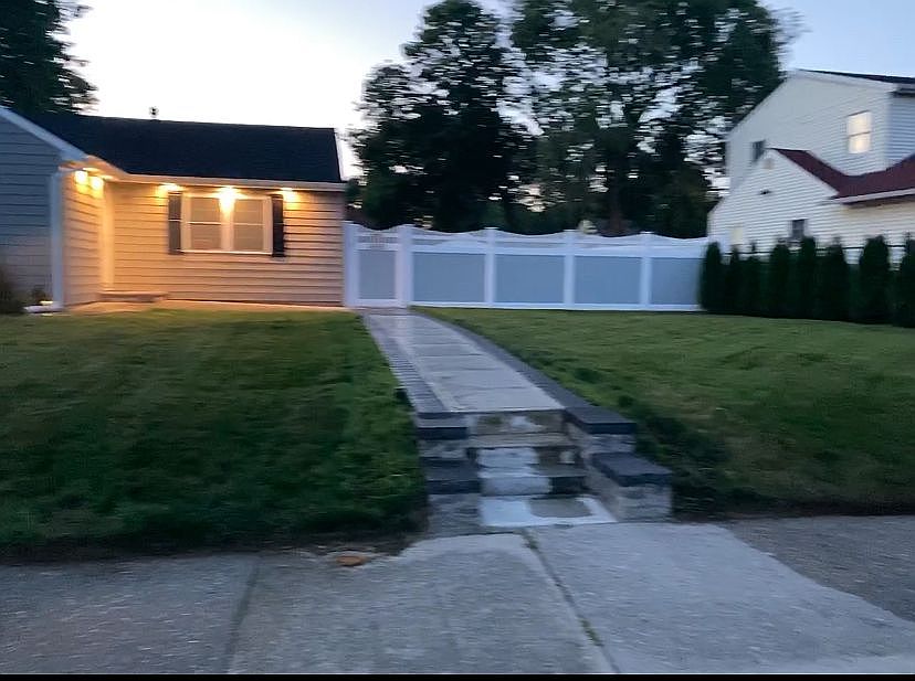 2nd image of 51 Poplar St
