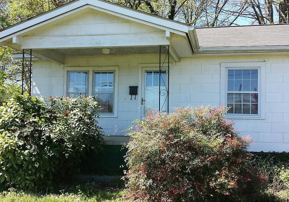 1st image of 1110 Willowbrook Dr
