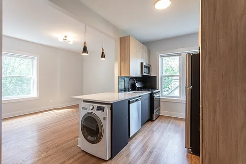 4015 N Lowell Ave #1W Photo 1