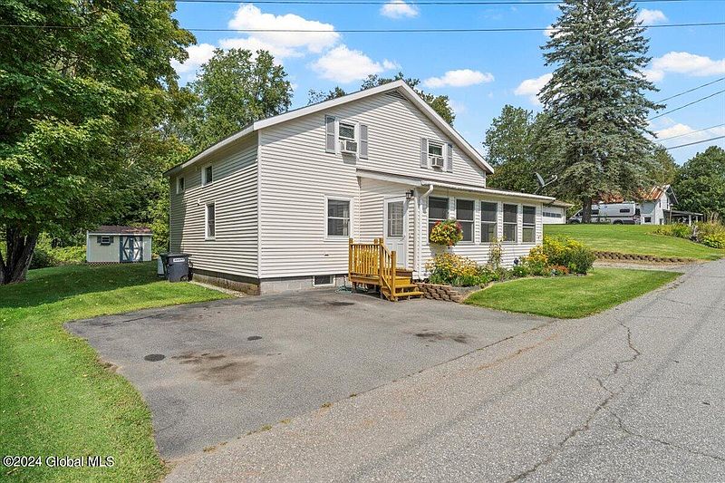 3rd image of 38 Brookfield Avenue