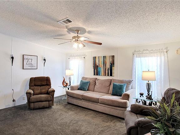 5th image of 429 Papaya Cir