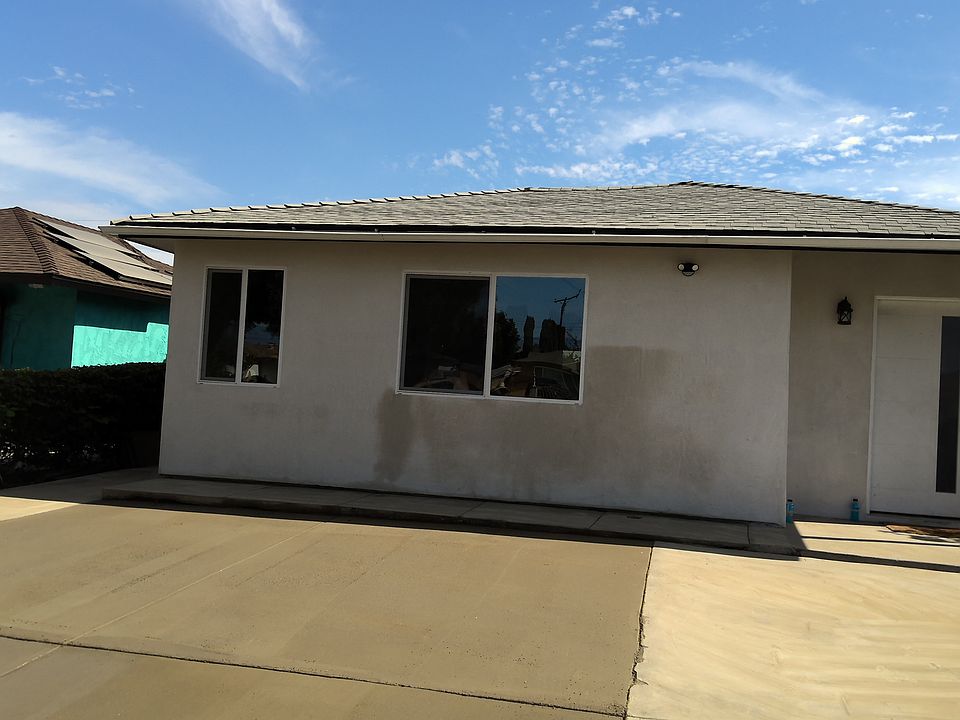 1st image of 407 W Woodcrest St #2