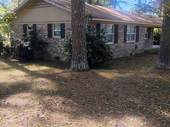 2nd image of 425 Campground Cir