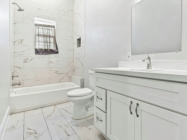 1717 Governor Nicholls St — Photo 5