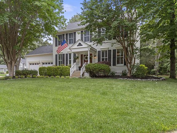 3rd image of 21822 Riviera Ct
