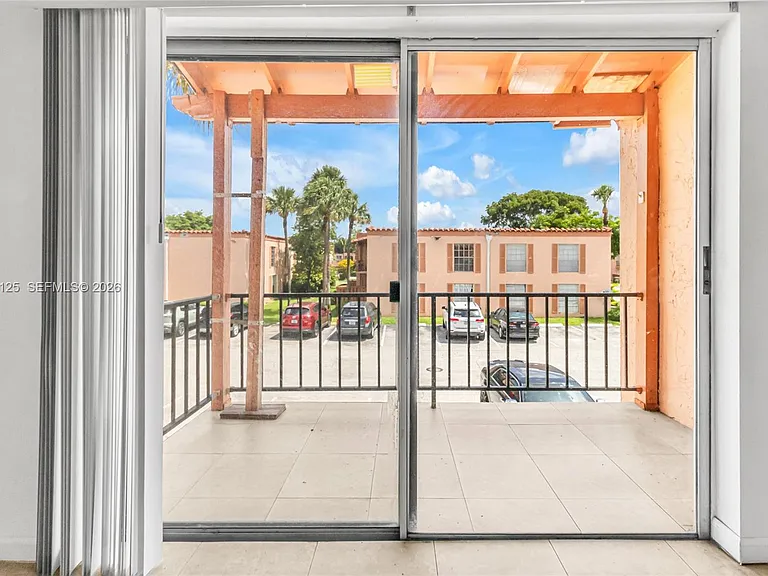 7201 Miami Lakes Dr #B14 — Photo 27