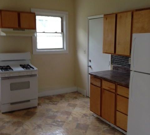 4th image of 46 Elliott St Fl 2