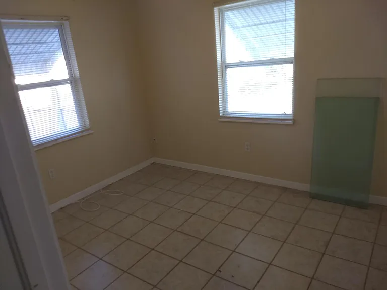 2048 Druid Rd E — Photo 11
