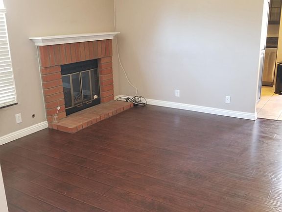 2nd image of 7105 Woodlake Ave Unit D