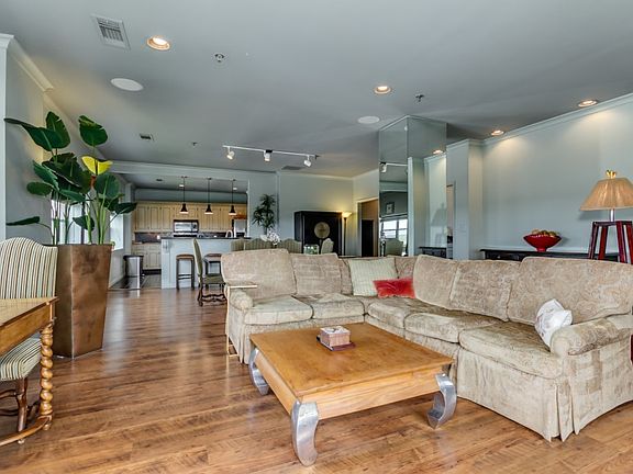 2nd image of 2209 9th St APT 903