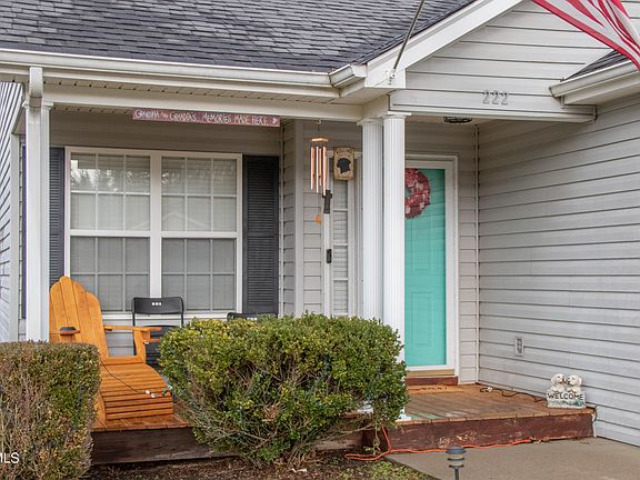 3rd image of 222 Jaybird Ct