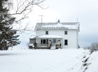 N5971 Vans Rd, HILBERT, WI 54129