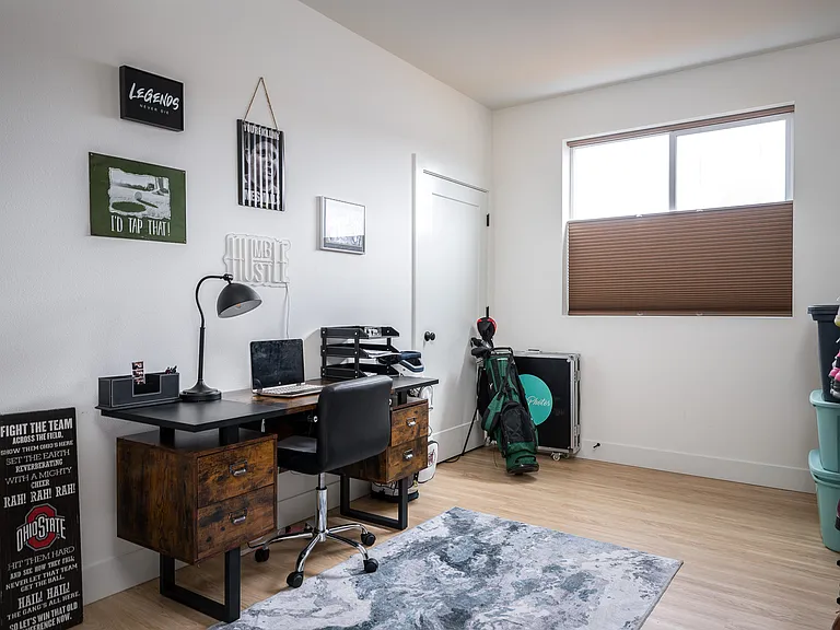 Black out blinds in second bedroom for comfort