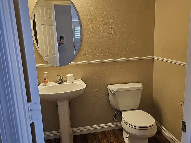 586 W Cobblestone Ct — Photo 3
