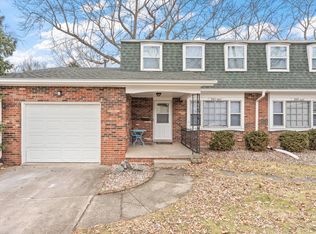 303 Somerset Dr UNIT W, Valparaiso, IN 46383