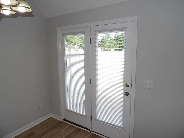 108 Charleston Ct — Photo 26