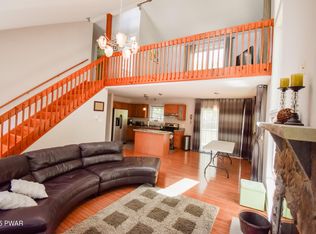 139 Westwood Dr, Dingmans Ferry, PA 18328