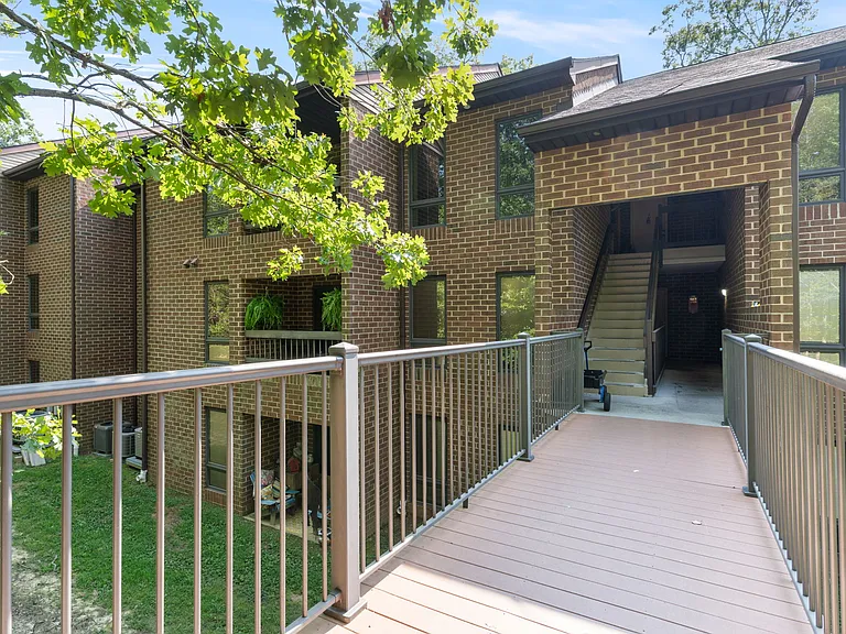 23240 Rosewood Ct #9 — Photo 1