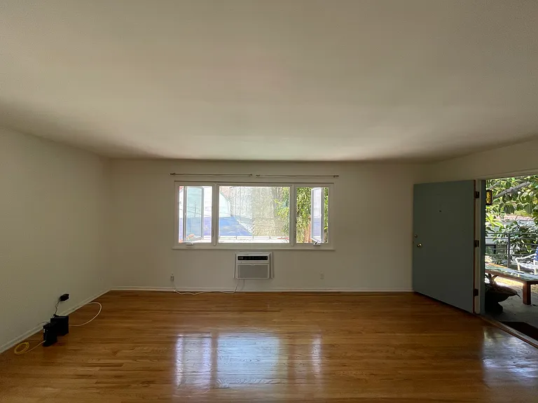 1477 Havenhurst Dr #2 — Photo 26