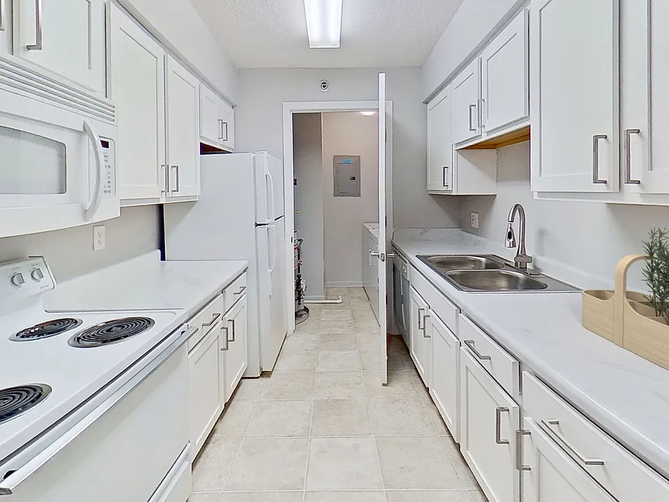 Westbury Lake Apartments