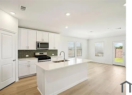 827 Sunflower Rd — Photo 1