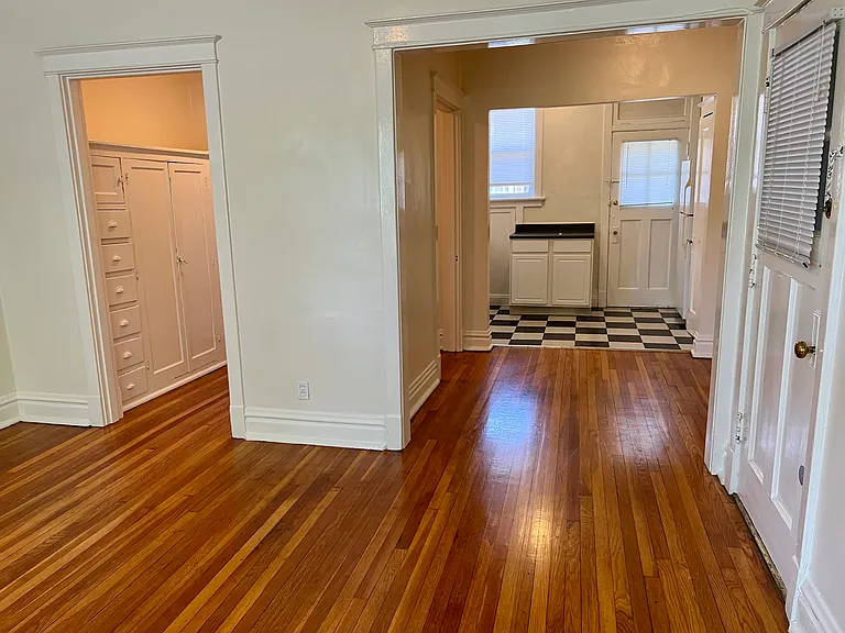 2429 Sutton Blvd #1S — Photo 5