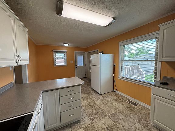 4th image of 2913 Seminole Ave
