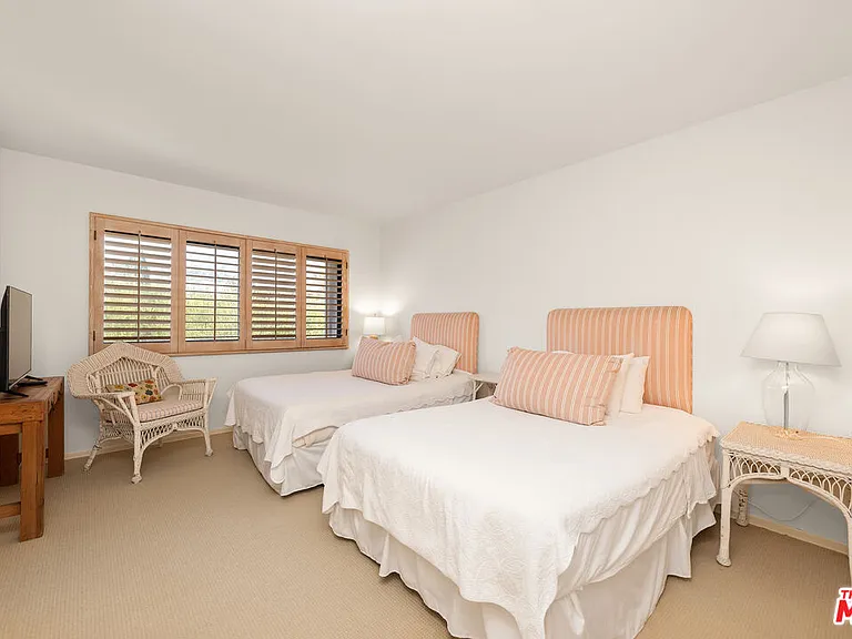 23752 Malibu Rd — Photo 27