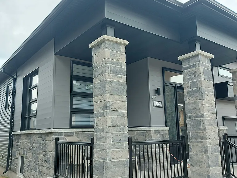 92 Berkely St #UPPER — Photo 3