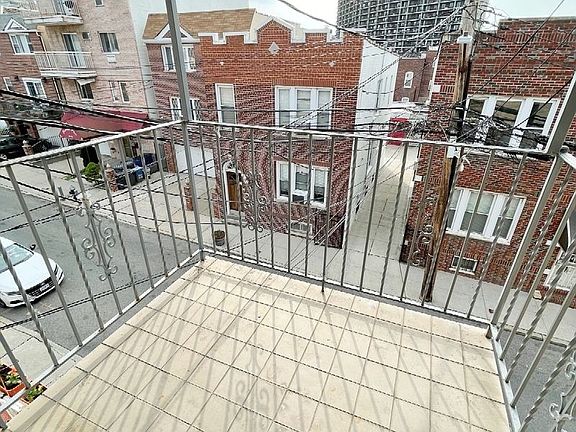 2nd image of 25-15 14th Pl #3