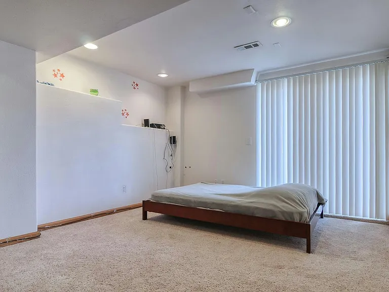 16279 Hedgeway Dr — Photo 11
