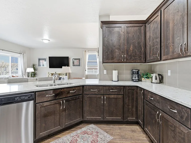 1136 Overland Trl — Photo 7