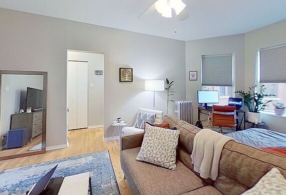2nd image of 742 W Aldine Ave APT 2N