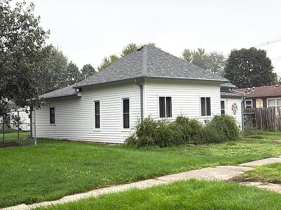3rd image of 330 Crystal St