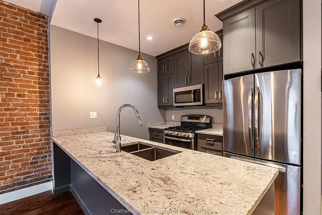 2 bed, 1.5 bath, $2,050 — Photo 3