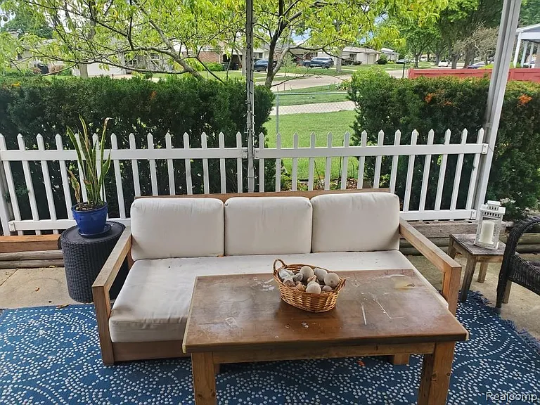 37515 Agar Dr — Photo 22