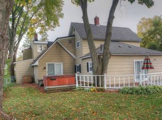 609 State St, Harbor Springs, MI 49740