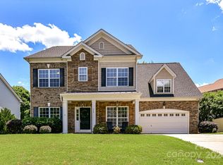 668 Ravenglass Dr, Fort Mill, SC 29715