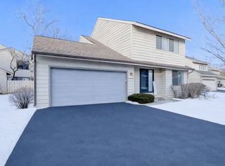 1527 Kirkwood Dr #1527, Geneva, IL 60134