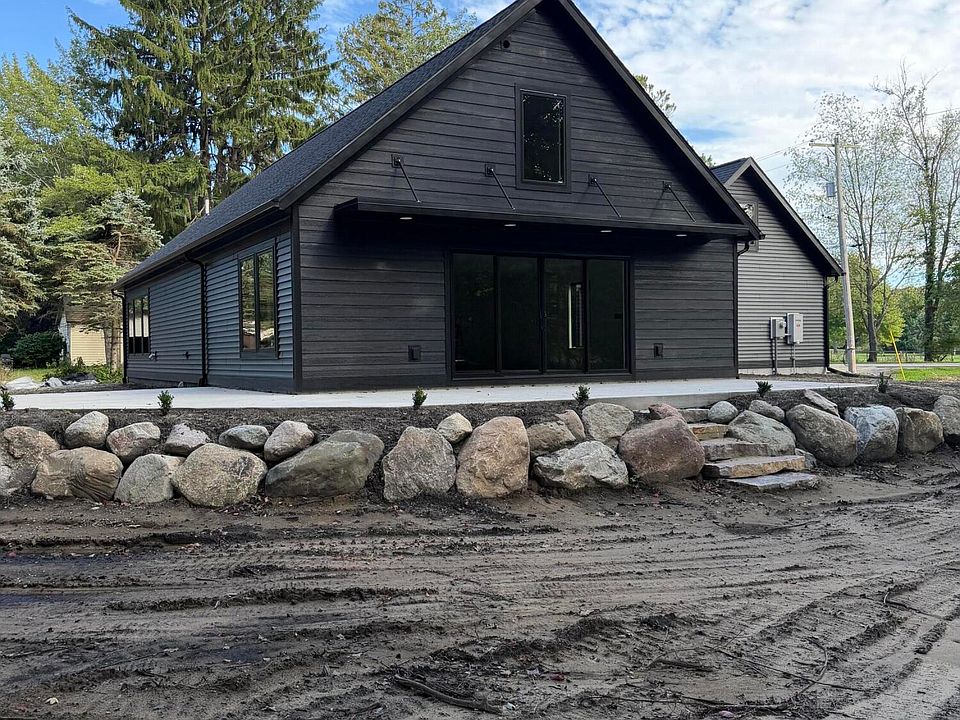 1st image of 770 W Pontaluna Rd