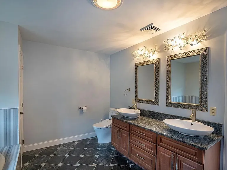 120 Meadowview Dr — Photo 36