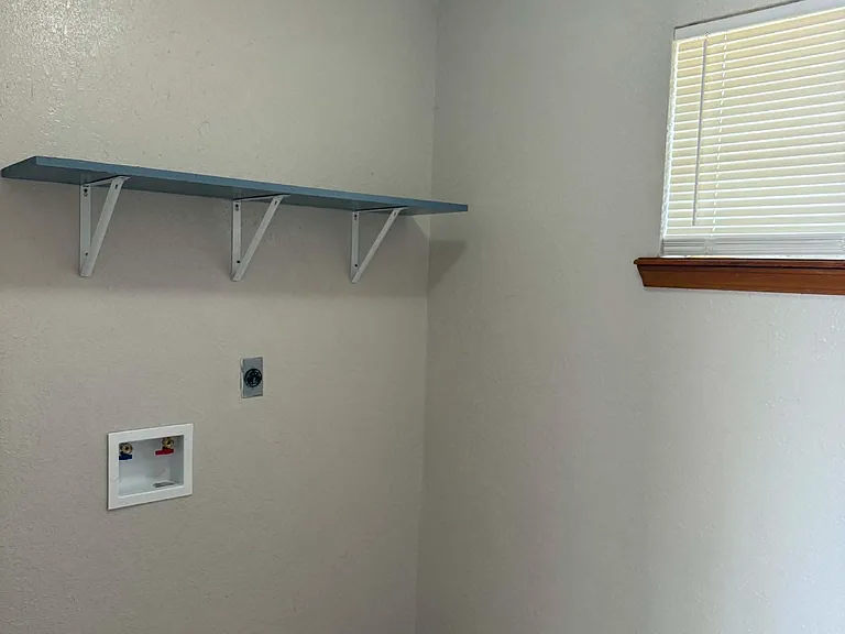 124 Maerose Ave — Photo 18