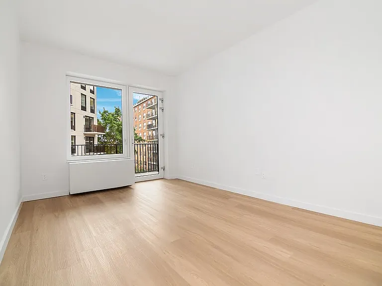 71-82 Parsons Blvd #501 — Photo 6