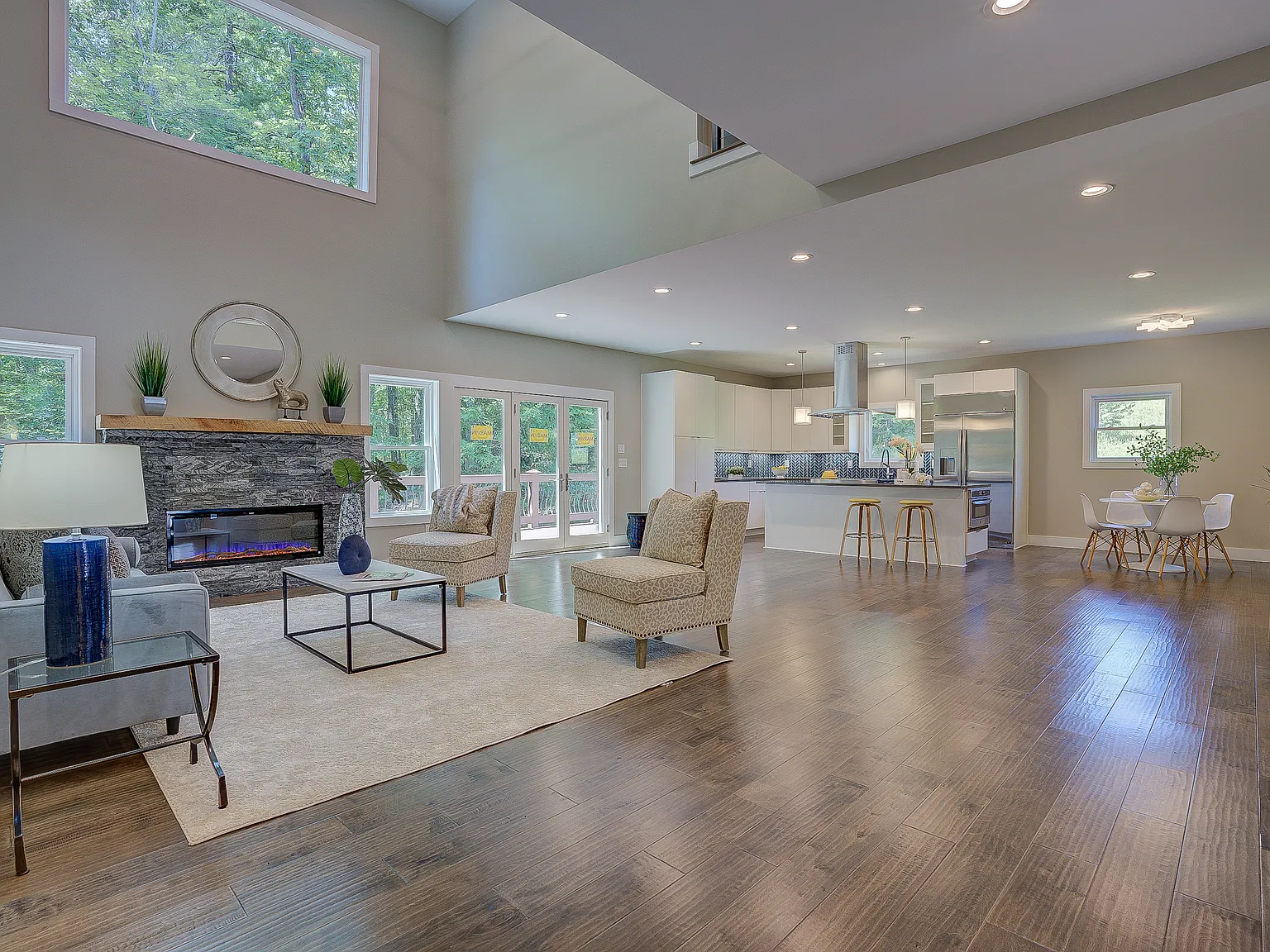 4 bed, 3.5 bath, 4062 sqft, $4,100 — Photo 2