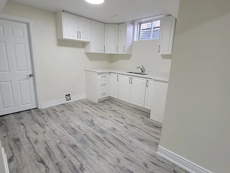 4 Devonsleigh Dr — Photo 1