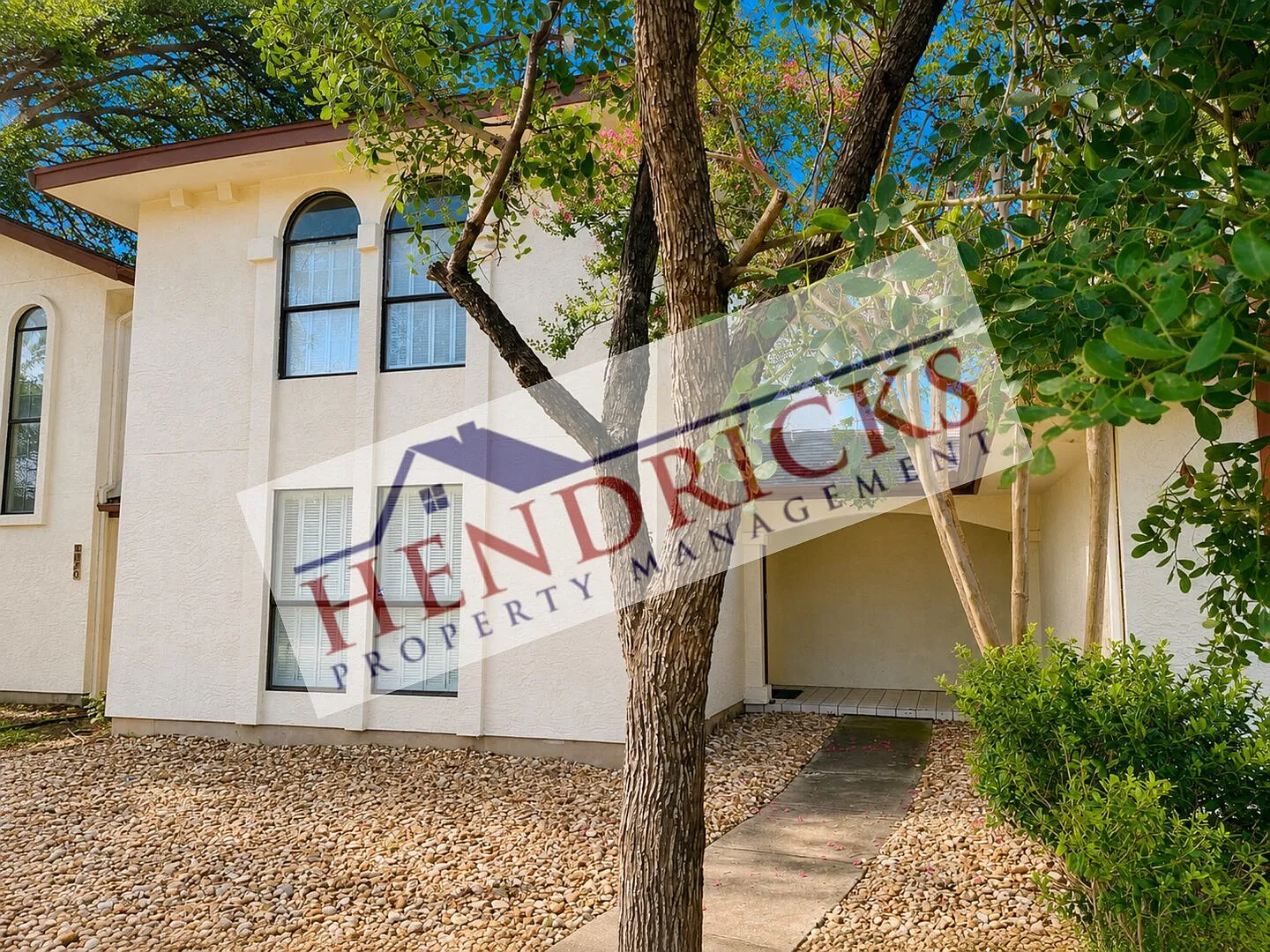 Move-In Special. off the first full month's rent with an 18-month lease. — Photo 4